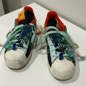 Adidas Super Earth women 6.5